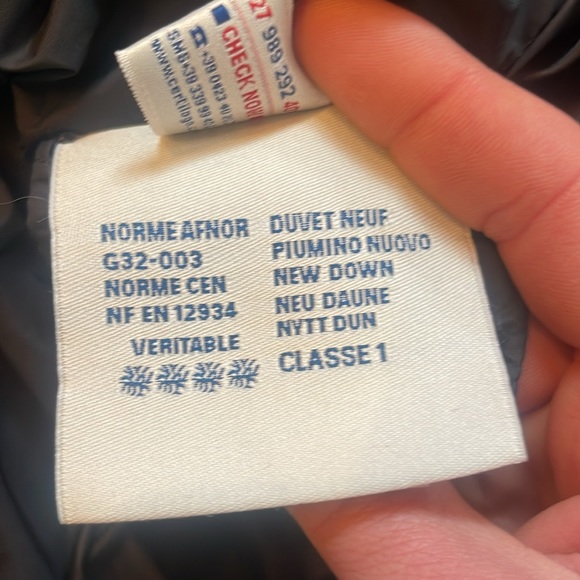 Moncler like new worn once burgundy asiatic raccoon fur collar jacket size 1 - Picture 10 of 16